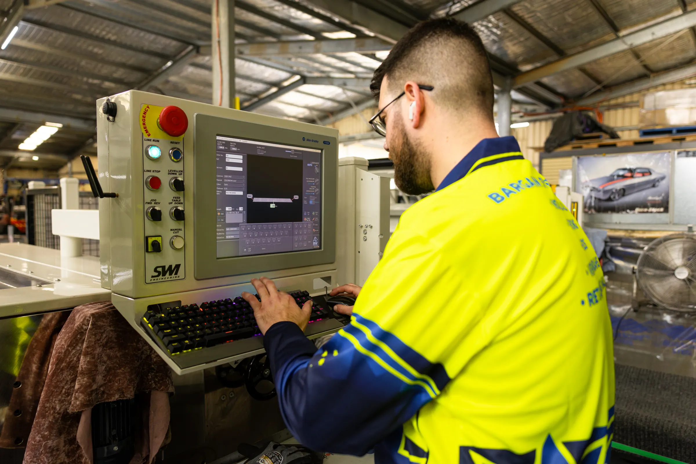 Programming a job at the machine control panel